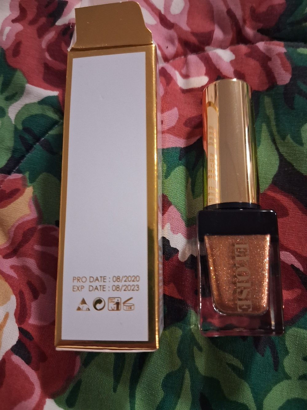 Luxurious Bronze Shimmer Nail Polish - Gold-Tone Finish